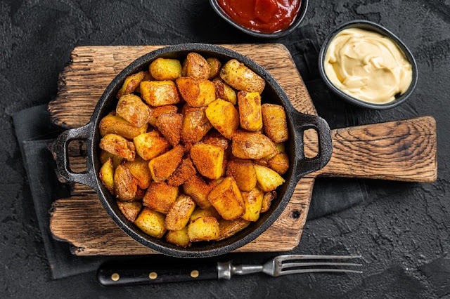 Petiscos para Comer Durante a Copa do Mundo - Batatas Bravas - Espanha