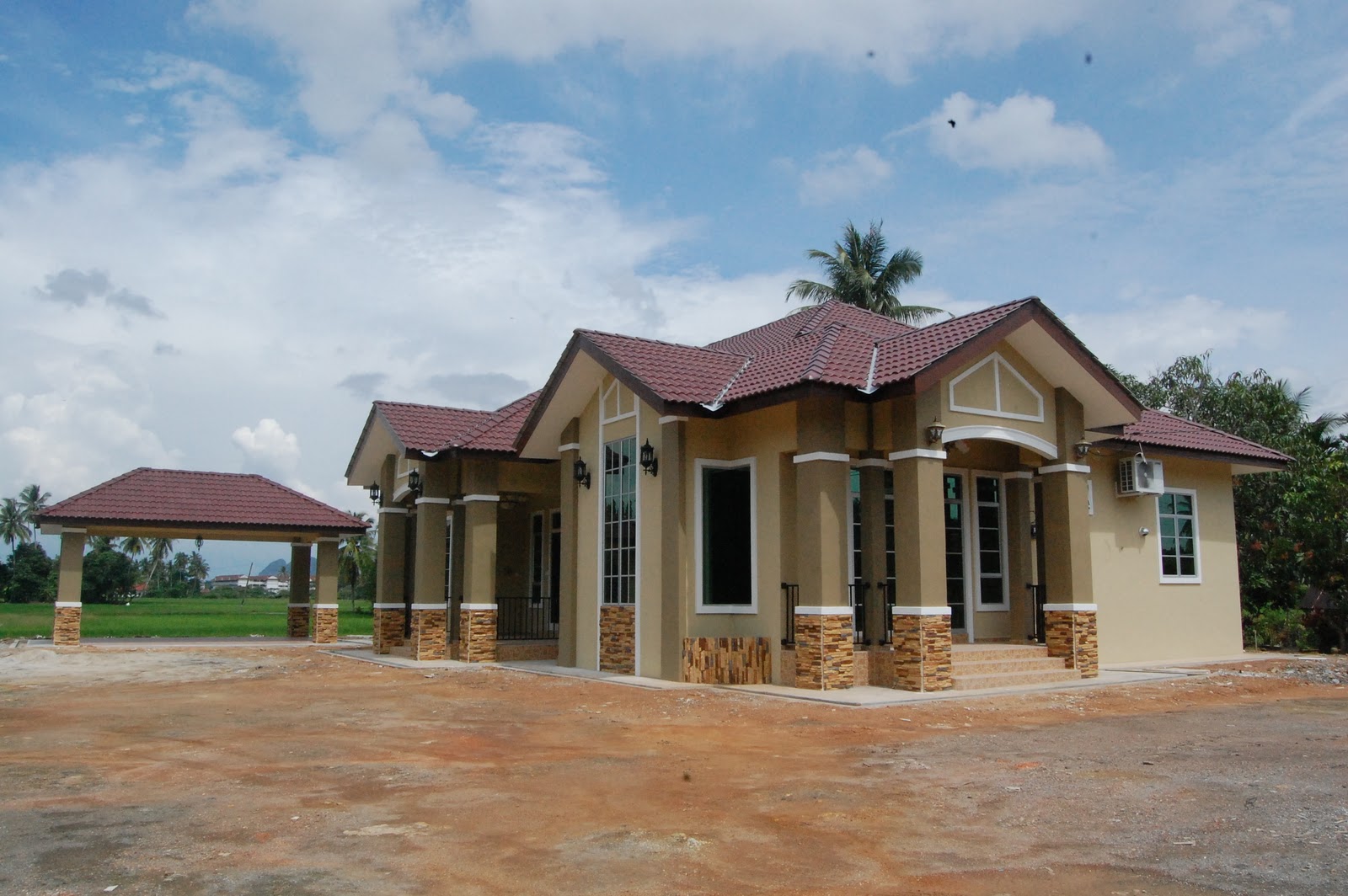 Rumah Banglo submited images.
