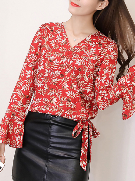 https://www.fashionmia.com/Products/spring-summer-polyester-women-surplice-bowknot-floral-printed-bell-sleeve-long-sleeve-blouses-211374.html