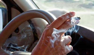 tips menghilangkan bau rokok di dalam kabin mobil