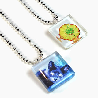 russian blue cat, flower pendant