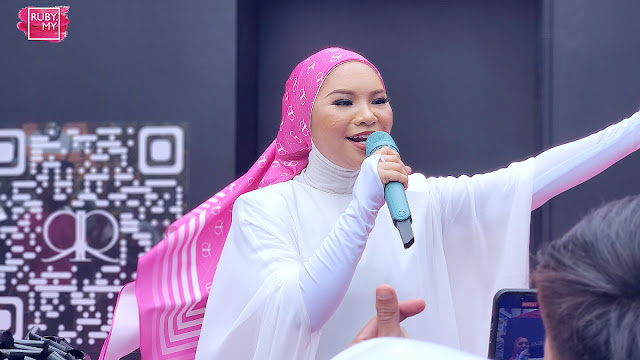 RIZMAN RUZAINI lancar Pop-Up Store RR Hijab di hadapan Pavilion KL