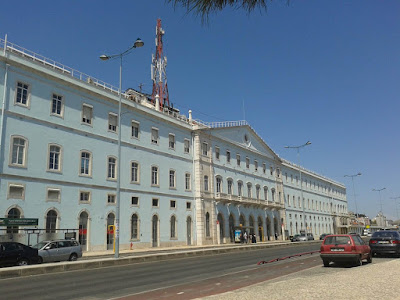 wordless wednesday, train photos, train station, Santa Apolónia, Portugal