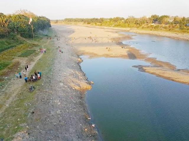 Sungai Bengawan Solo mengering