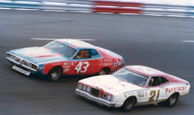 Final carrera NASCAR Daytona 1976 - David Pearson y Richard Petty