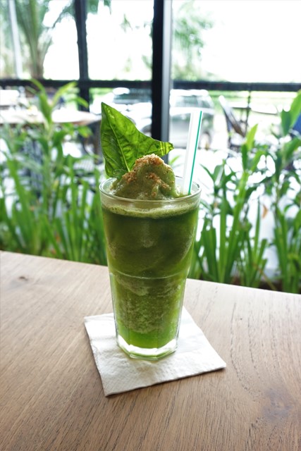 Menu minuman di Lvy Kitchen and Bar