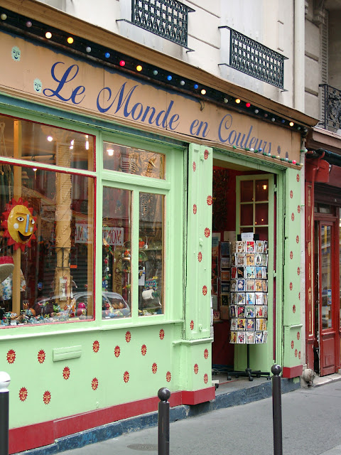 Le Monde en Couleurs, Rue André del Sarte, Paris