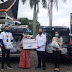 Bank Mandiri Area Padang Bagikan Ratusan Sembako Pada Masyarakat di Sumbar