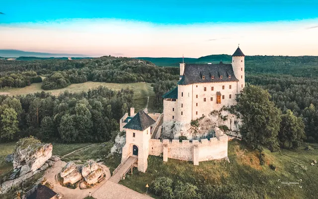 Zamek Bobolice: Opowieść o prawdziwym klejnocie Wyżyny Krakowsko-Częstochowskiej