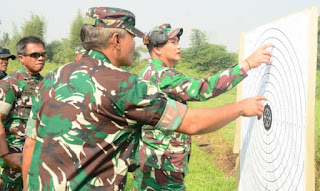 Pangdam Siliwangi Uji Coba Senjata Modifikasi Prajuritnya