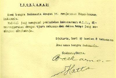 Naskah asli proklamasi kemerdekaan Indonesia yang ditulis tangan bung Karno dan didikte oleh bung Hatta ternyata tidak pernah dimiliki dan disimpan oleh pemerntah uniknya naskah historis ini justru disimpan dengan baik oleh wartawan B. M. Diah