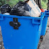 Funcionales contenedores plásticos de cuatro ruedas instalados para basura en distintos sectores de San Cristóbal