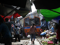 Maeklong ; Pasar yang Dapat Membuat Nyawa Anda Melayang