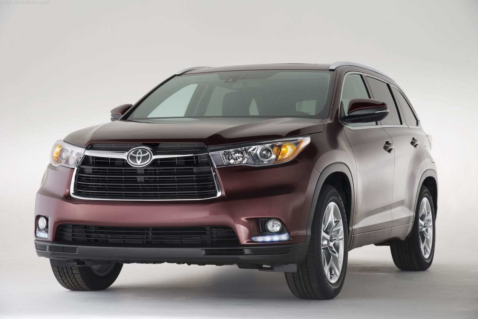 The all-new third-generation 2014 Toyota Highlander mid-size SUV made ...