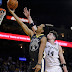 Warriors Hantam Spurs 141-102