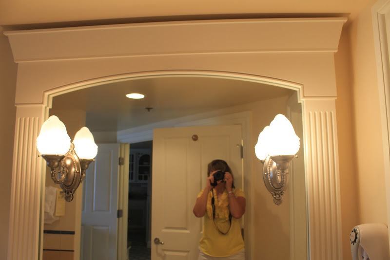 And this is an interesting alternative to crown molding - do a second  title=