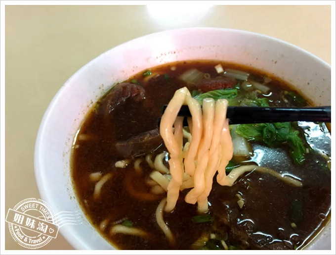 夯園牛肉麵館菜單紅燒半筋半肉牛肉麵