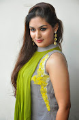 Prayaga Martin Glamorous photos-thumbnail-19