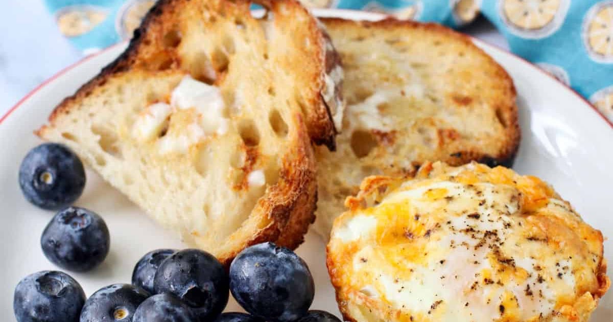 Baked Eggs in Hash Brown Potato Nests
