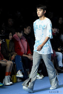 NCT’s Lucas Walking Foe KYE at Seoul Fashion Week SS19