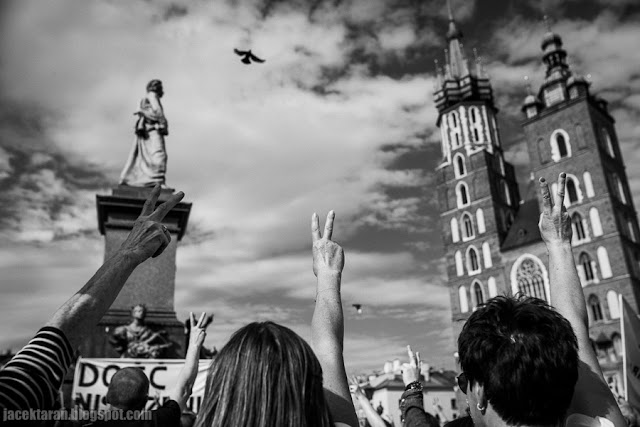 Czarny Protest, milczaca demonstracja, KOD, Krakow, fot. Jacek Taran