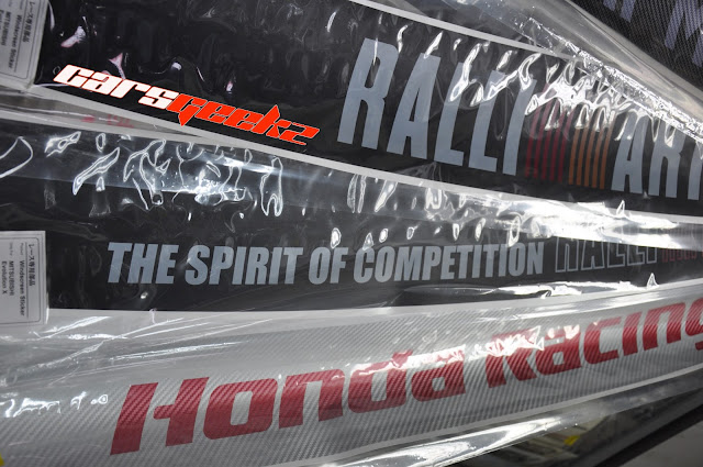 Honda Racing Carbon - the spirit of competition windscreen