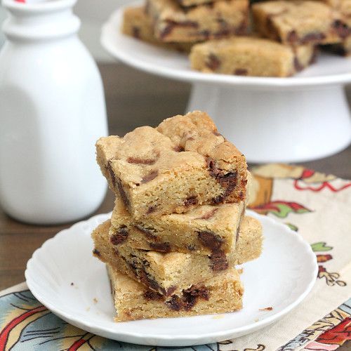 Thick and Chewy Nutella Chunk Cookie Bars