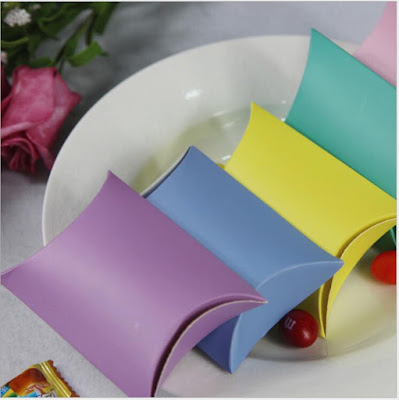 Pillow Printed Gift Packaging Boxes with Charming Colors