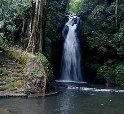 Photo Air Terjun Pengantin.Lihat! - Akak Di Balik Pintu