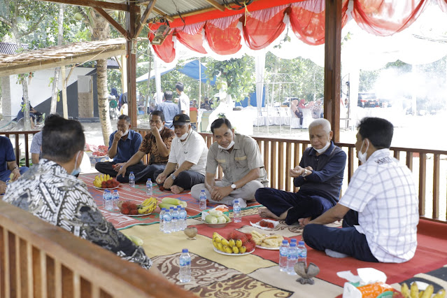 Bupati bersama Ketua TP PKK Kabupaten Asahan Silaturahmi dengan Masyarakat Desa Silau Lama