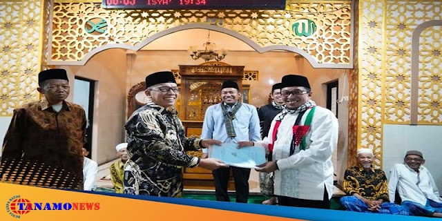 Subuh Berjamaah Di Masjid Baitul Makmur Supanjang, Bupati Eka Putra Sampaikan Progul Daerah