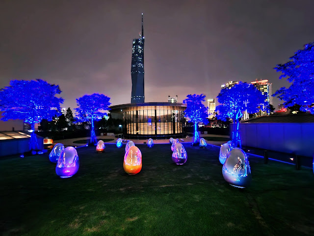 teamLab, Resonating Microcosms - Liquified Light Color, Sunrise and Sunset at LaLaport BBCC