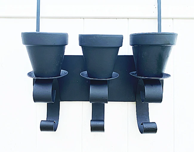 black matte plant hanger