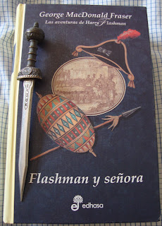 Portada del libro Flashman y señora, de George MacDonald Fraser