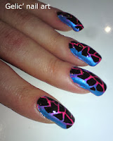 http://gelicnailart.blogspot.se/2013/01/poisonous-dart-frog-meets-giraffe.html