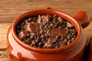 Frijoles Negros con Cerdo y Naranja