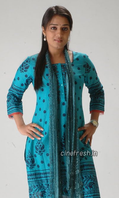 Nikitha New Cute Stills Nikitha Latest New Cute Photos hot images