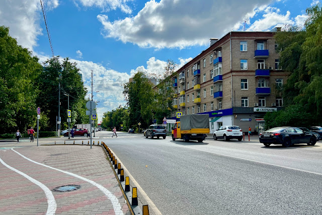 Химки, Московская улица, Центральная городская площадь, жилой дом 1960 года постройки Химки, Московская улица, Центральная городская площадь, жилой дом 1960 года постройки