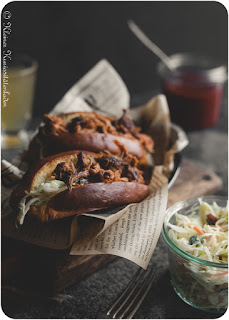 Pulled Pork Dogs mit Coleslaw