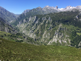 Hispania: Caoru Roman Road (Asturias) by E.V.Pita  https://archeopolis.blogspot.com/2017/07/hispania-cantabrian-roman-road-calzada.html / Calzada romana en Caoru (Asturias) / por E.V.Pita