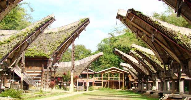 Unsur Tana Toraja pada Desain  Bangunan Masa Kini Jasa 