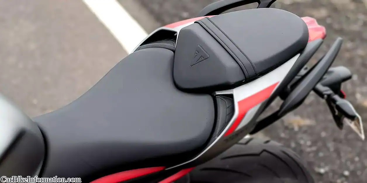Triumph Street Triple R Seat