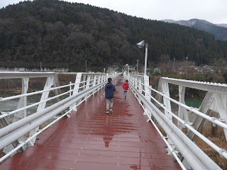白山比め神社に行く橋