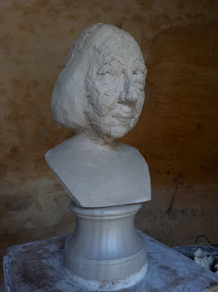 Etapes du modelage d'un buste en terre par Emmanuel Sellier, artiste sculpteur
