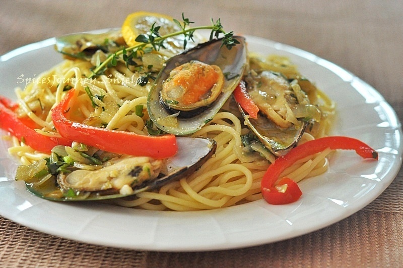 Spices Journey: Spaghetti AGLIO OLIO with MUSSELS