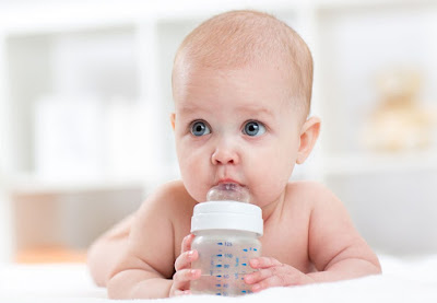 manfaat air putih untuk kesehatan bayi