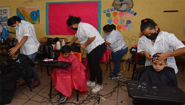 Mantiene DIF de Río Bravo corte gratuito de cabello