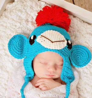 http://translate.google.es/translate?hl=es&sl=en&tl=es&u=http%3A%2F%2Fwww.jennyandteddy.com%2F2014%2F03%2Fnot-another-sock-monkey-crochet-hat-free-pattern%2F