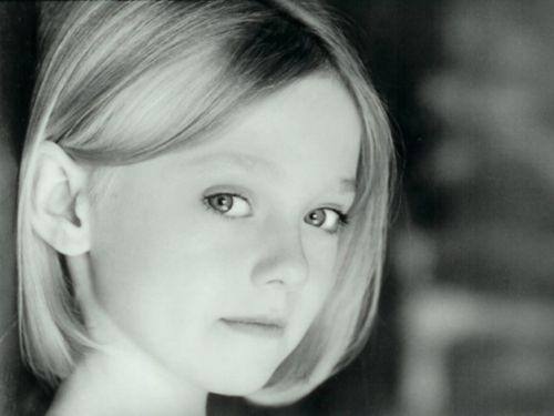 dakota fanning 4 Dakota Fanning explains her secret to success (20 photos)