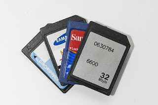 USB FLASH DRIVE VS SD CARD